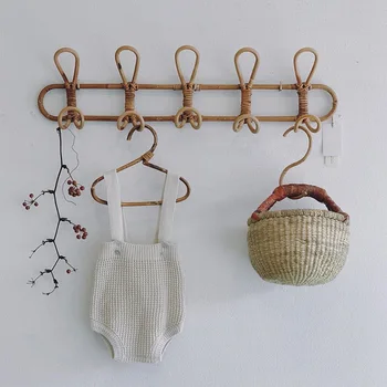Винтажная вешалка для одежды из ротанга ручной работы в скандинавском стиле с длинным настенным крючком для одежды