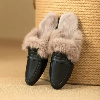 Женские элегантные Кожаные плюшевые тапочки, теплые Корейские новые темпераментные уличные модельные туфли для пригородных поездок, зрелые тапочки на плоской подошве