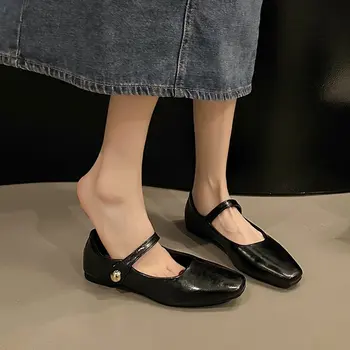 Новая женская обувь из искусственной кожи, легкий крой, повседневные туфли Mary Jane на плоской подошве с квадратным носком, простые модные удобные, однотонные, базовый стиль